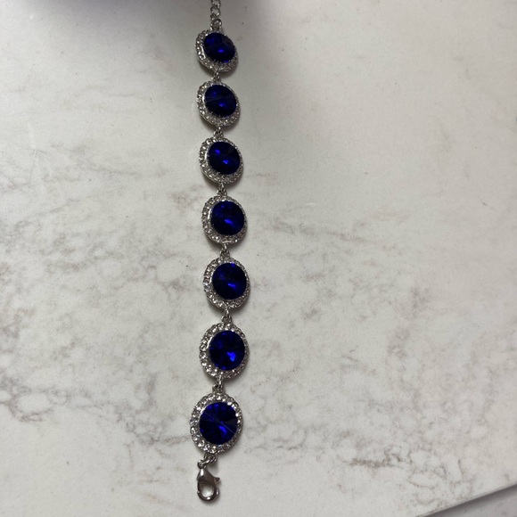 Sapphire bracelet 7 round dark sapphire 184 round clear crystals 9”L Silvertone - Picture 5 of 7